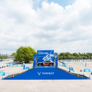 Đổi xe xăng_ tại SVĐ Mỹ Đình