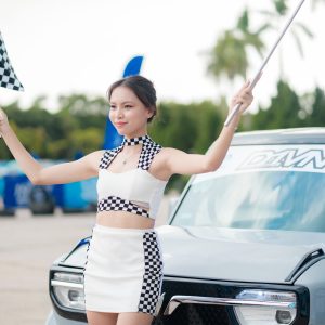 Alternative view of Đổi xe xăng_ tại SVĐ Mỹ Đình