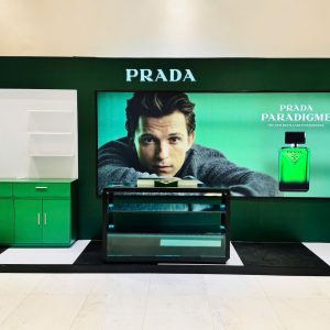 PRADA : BOOTH ACT - Ảnh 7