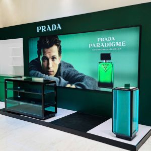 PRADA : BOOTH ACT - Ảnh 6