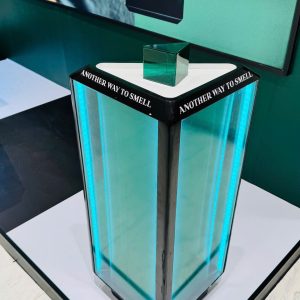 PRADA : BOOTH ACT - Ảnh 5